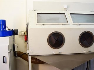 PIASKARKA KABINOWA – ŚRUTOWANIE