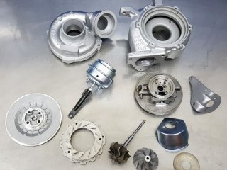 3. Przygotowanie części turbosprężarki do regeneracji - mycie, szkiełkowanie, śrutowanie